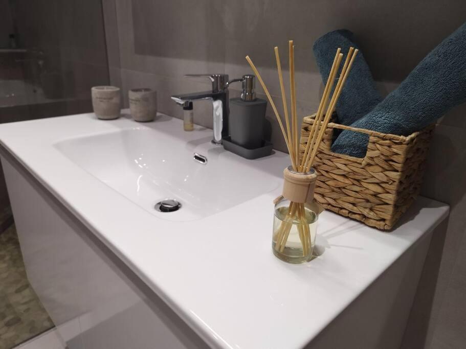Floral Home 1 - Ground Floor Apt With Courtyard And Private Parking! Athen Eksteriør bilde