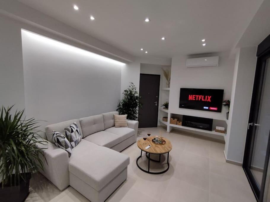 Floral Home 1 - Ground Floor Apt With Courtyard And Private Parking! Athen Eksteriør bilde